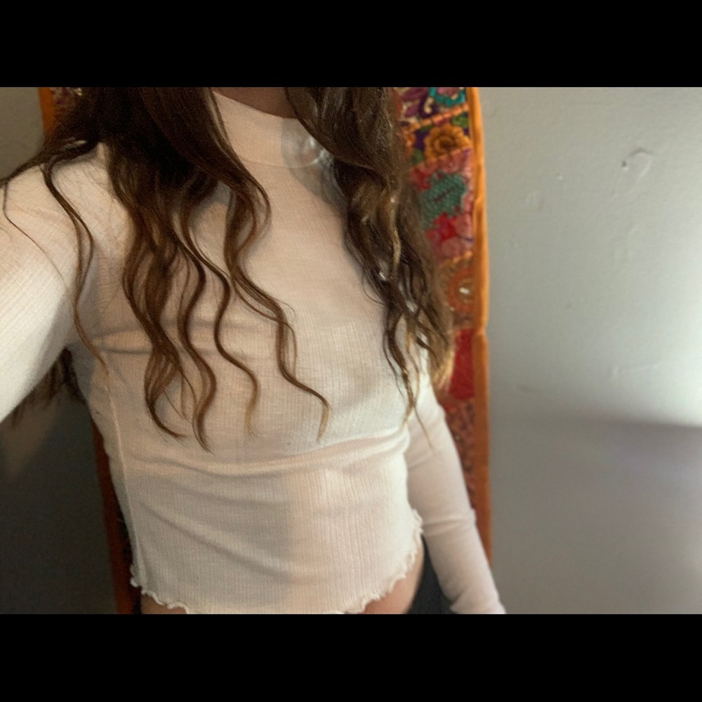 Long sleeve white garage top.